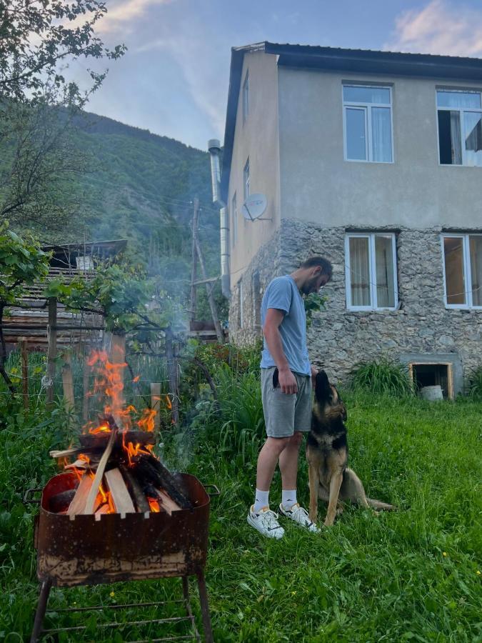 Barbara'S Eco-Cozy Guesthouse Mestia Extérieur photo