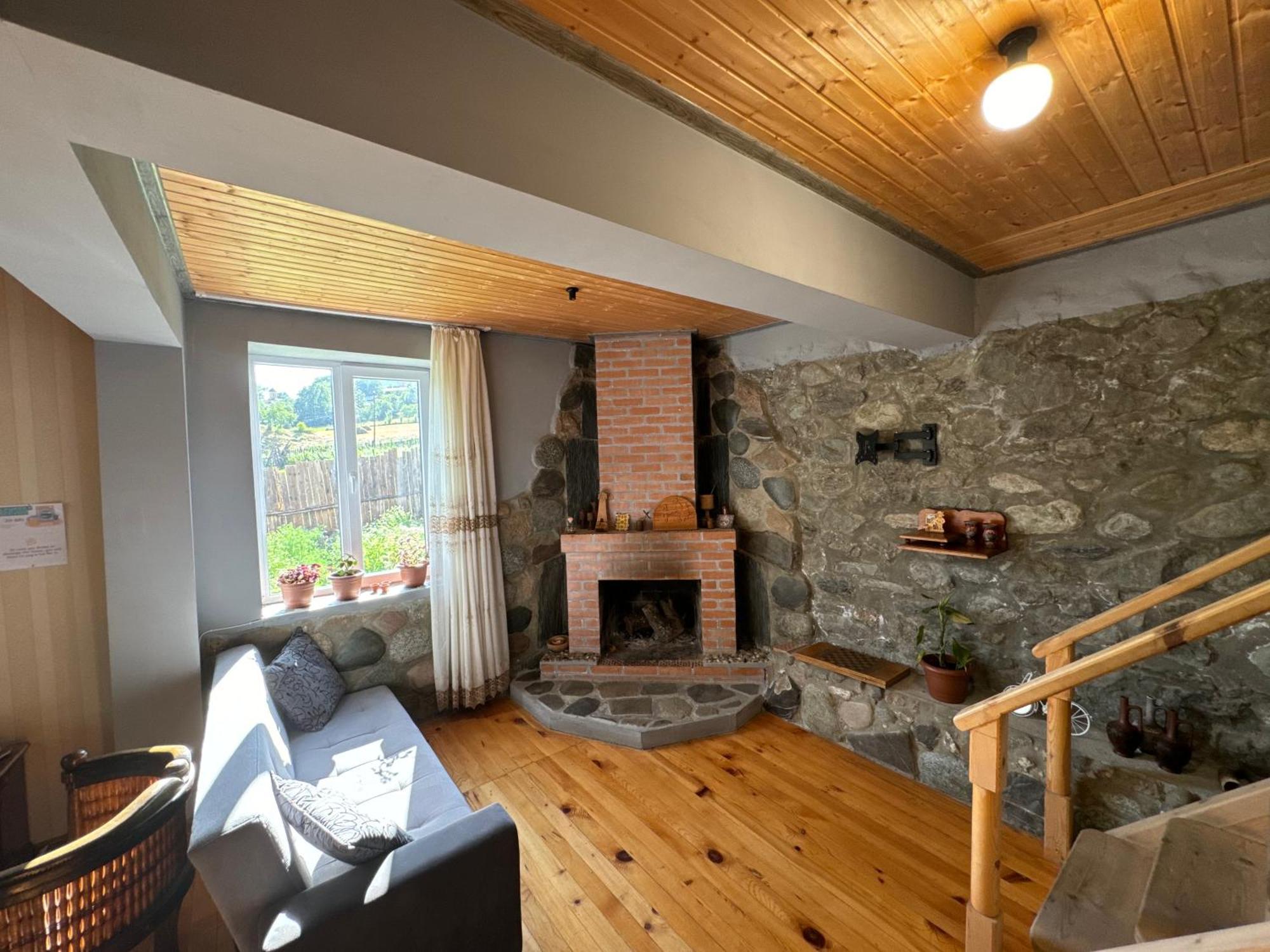 Barbara'S Eco-Cozy Guesthouse Mestia Extérieur photo