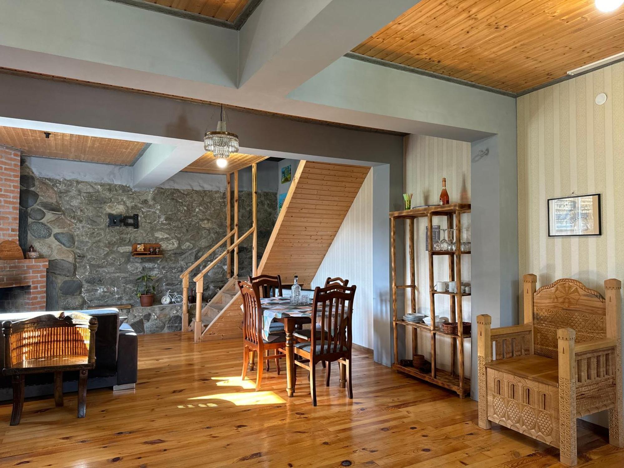 Barbara'S Eco-Cozy Guesthouse Mestia Extérieur photo